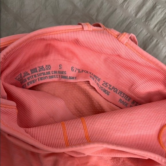 Sweatty Betty Women's activewear small shirt - built in bra - Picture 3 of 6